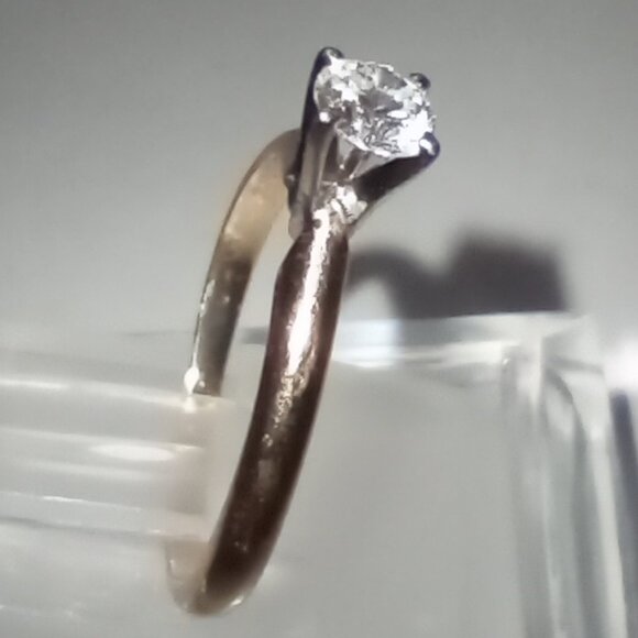 REDUCED!  14Kt Yellow Gold 1/4-Carat Solitaire Diamond Ring - Picture 4 of 7